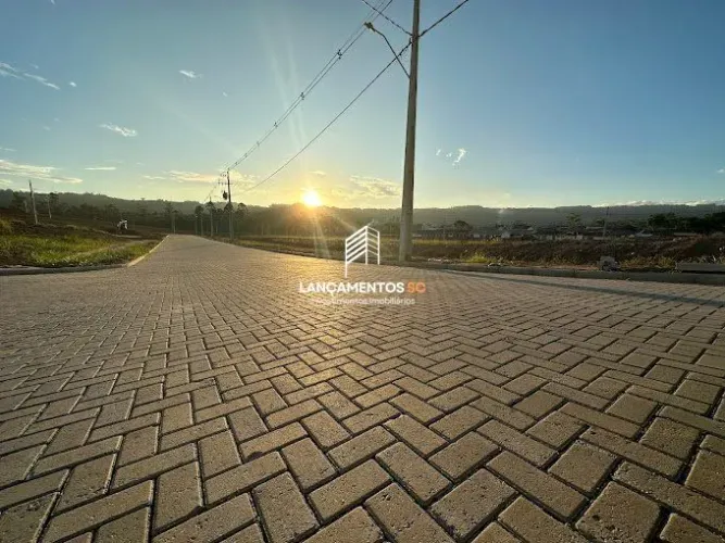 Terreno com 360m² no loteamento Celeste Macarini, Rio Maina, Criciúma/SC