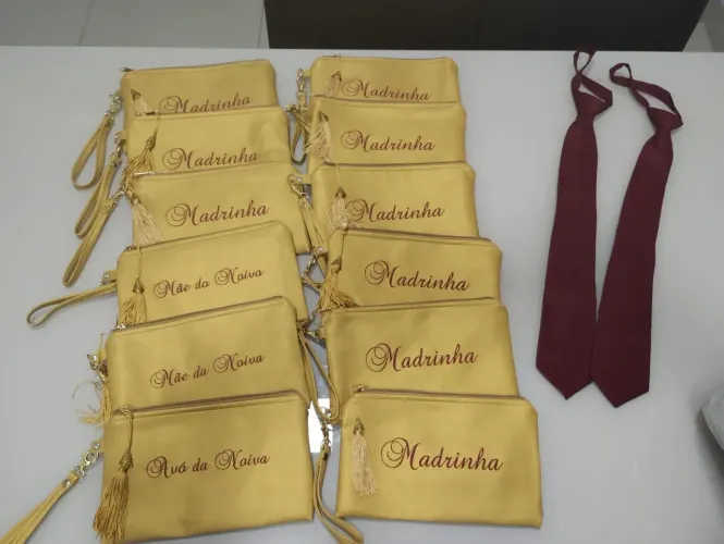 Necesarie e gravatas