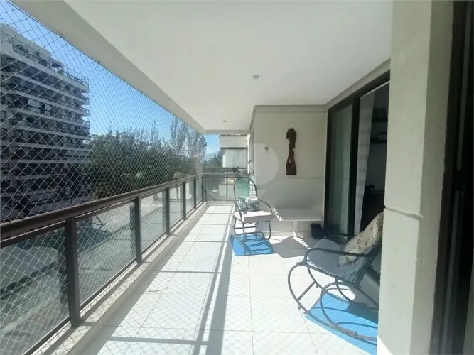 Apartamento à venda com 2 quartos, sendo 1 suíte, no condomínio Le Quartier Vert, Rio de J