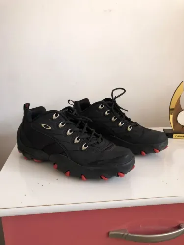 Bota Oakley Teeth