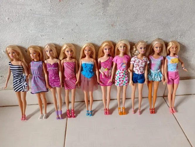 Lotão de 10 Barbies originais Mattel