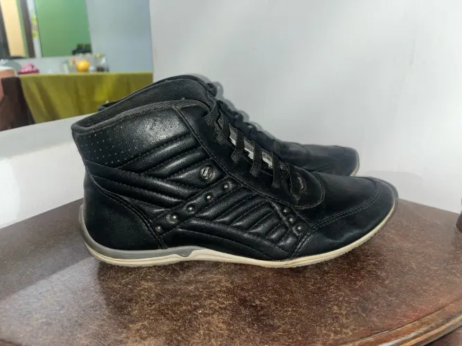Vendo tênis bota