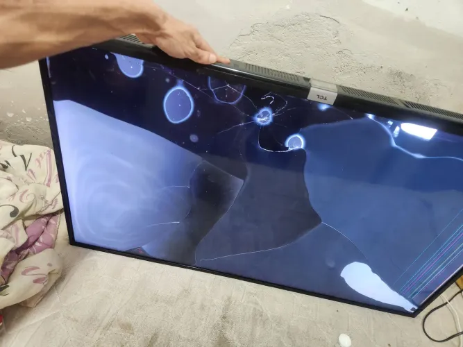 Tv tcl display estourou restante funciona perfeitamente