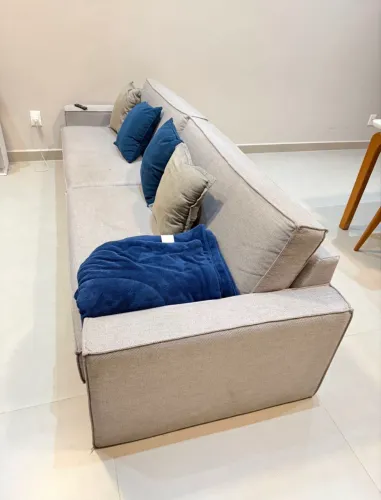 Sofá 2,70 x 0,90 (estrutura em ferro - Tok&Stok)  