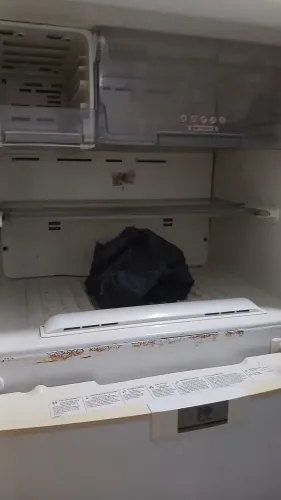 Geladeira com defeito