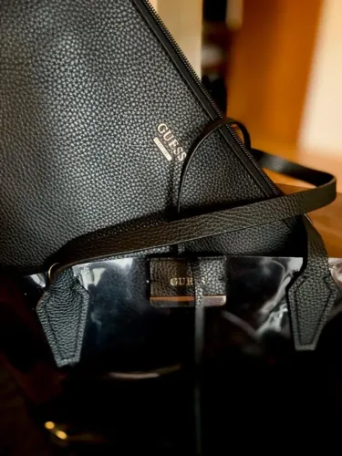 Bolsa Guess  Original (Modelo Power Play II Large Tech Tote.)