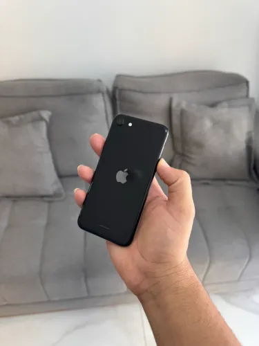 iPhone SE 128 gigas preto