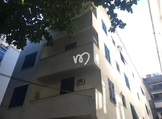LEBLON - CUPERTINO DURÃO Prédio antigo preservado
