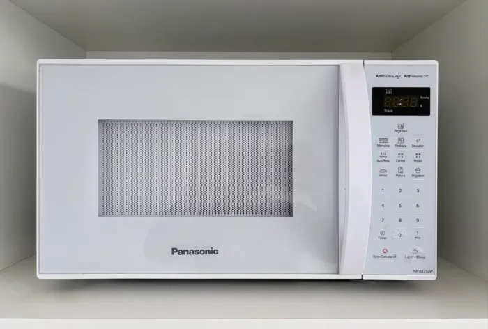 Micro-ondas Panasonic 20 Litros Branco (NN-ST25LW) - Perfeito Estado