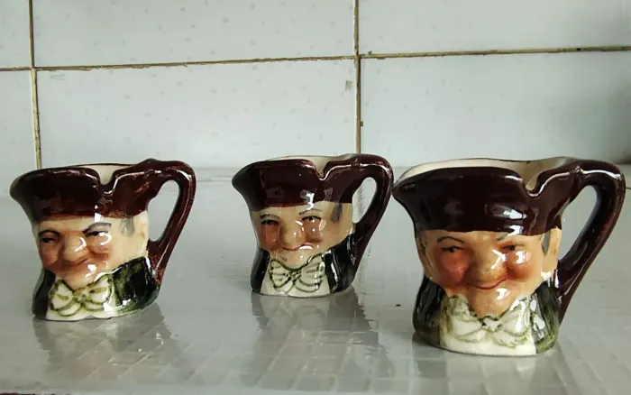 3 miniaturas de canecas inglesa
