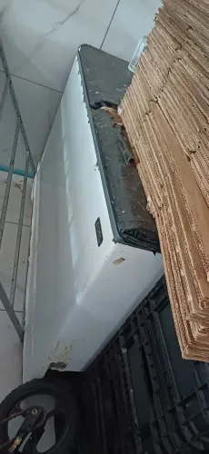 Frezer funcionando perfeitamente, falta uma tampa ,