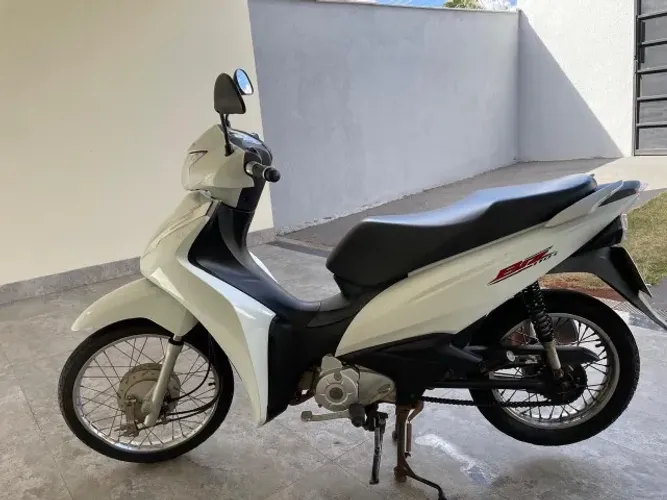 VENDE-SE HONDA BIZ 110I ano 2024