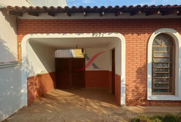 Alugo Casa Comercial - 3 Dorm / 2 WC / 2 Vg / 200m² - Santos Dumont - SJRP/SP
