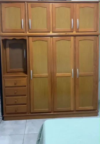 Guarda roupa 3 portas, mais maleiro