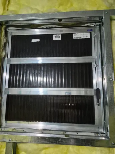 Janela basculante 60x60