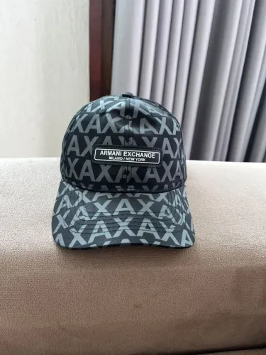 Boné Armani Exchange Preto