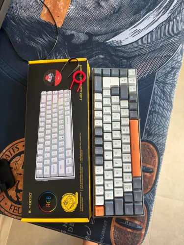 Teclado E-YOOSO Z-686 mecânico