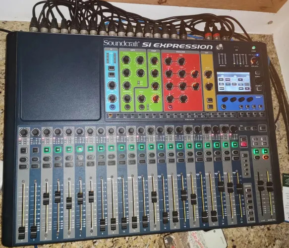 Mesa digital Soundcraft Si Expression 2
