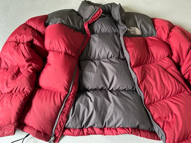 Jaqueta North Face Nuptse 700 (usada/ tam. M)
