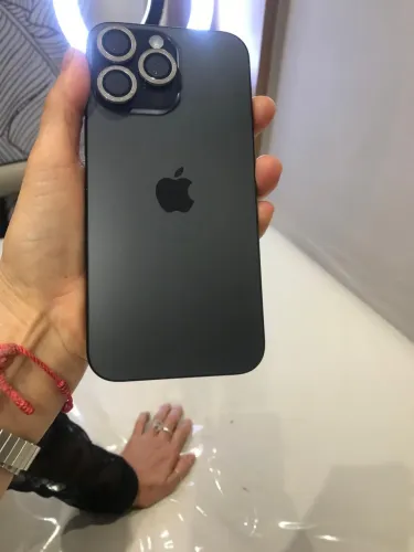 Vendo iPhone 16 pro max 