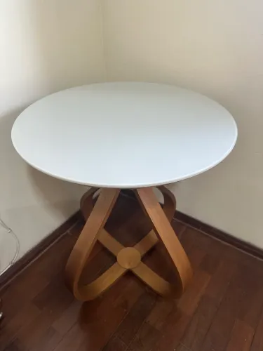 Mesa de canto Alice em vidro off white