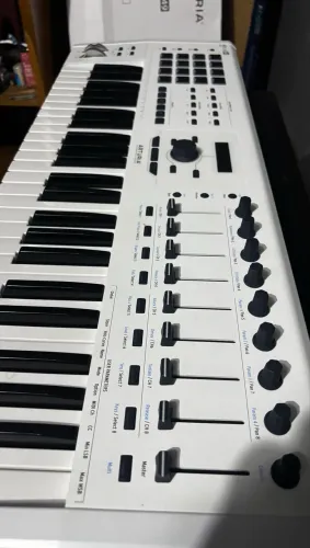 Controlador Arturia mkII 49 teclas 2 meses de uso