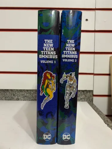 The New Teen Titans by George Perez Omnibus 1 & 2