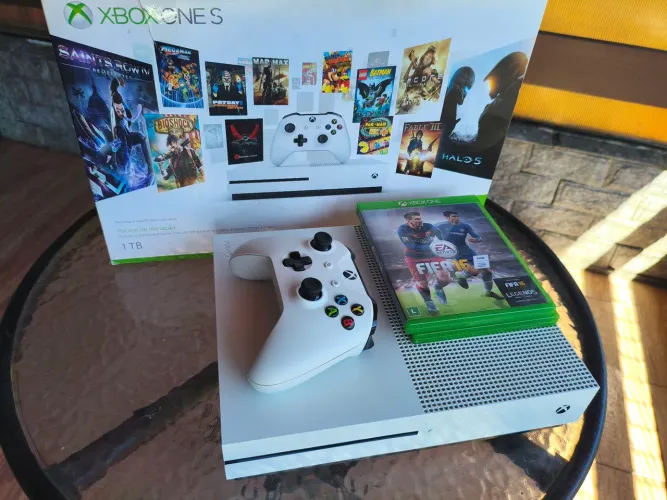 Xbox one s 1tb.