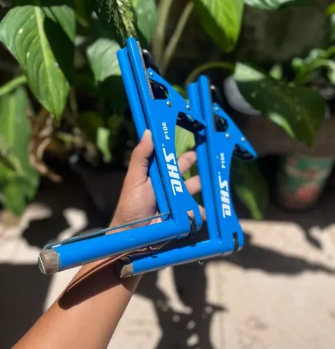 Suporte e Rede para Tênis de Mesa Modelo P106 da DHS TÊNIS DE MESA