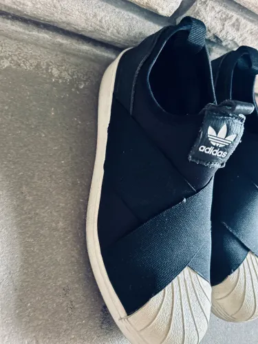 Tênis Adidas