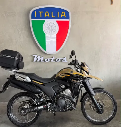 XTZ 250 Lander ABS 2024 zera Bx km impecável financiamos