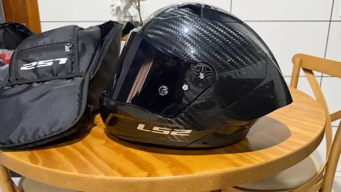 Capacete ls2 thunde gp aero carbon