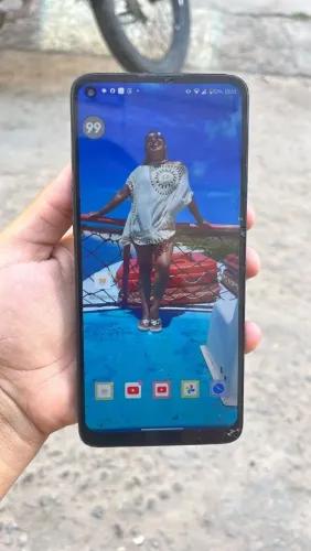 Vende célula moto g9 plus usado