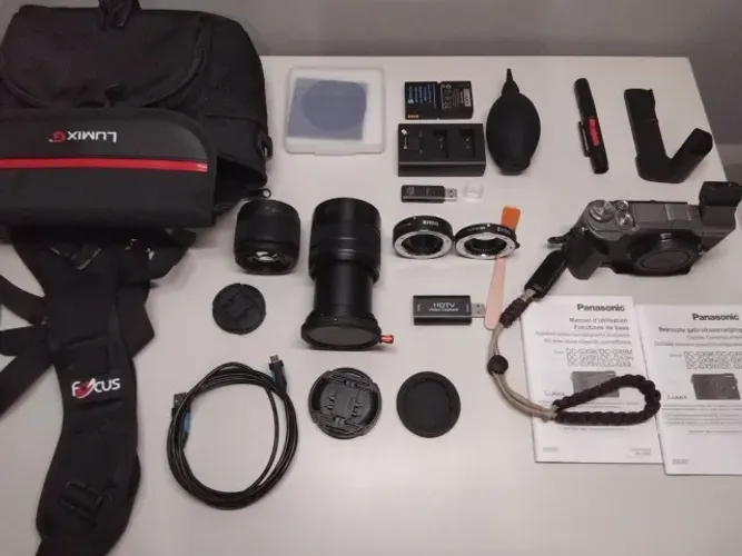 Camera Lumix GX9 + Lente 25mm 1.7 + Lente 14-140mm + Baterias + Cabos + Gabinete Desum.