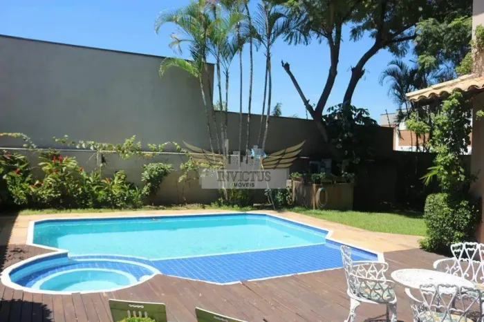 Sobrado com 3 Quartos para Alugar, 382m² - Bairro Campestre, Santo André/SP.