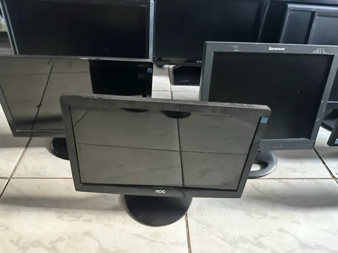 Monitor pequeno 100,00 monitor 19 polegadas 350,00  loja com garantia de cabos 