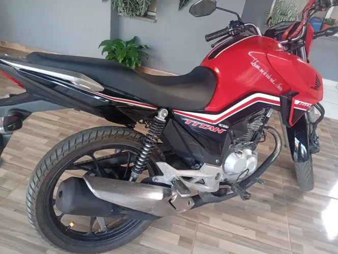 Vendo moto ch 160 tudo certinho moto filé