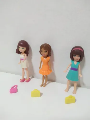 Polly pocket tinge roupa em contato com gelo