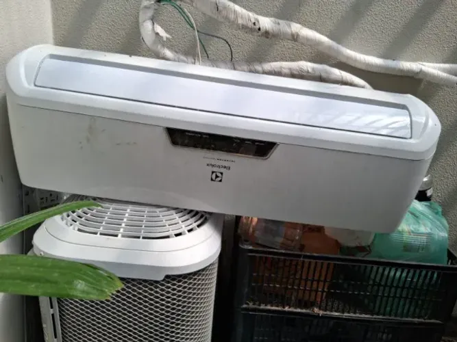 Vendo ar Eletrolux Inverte 9000 btus