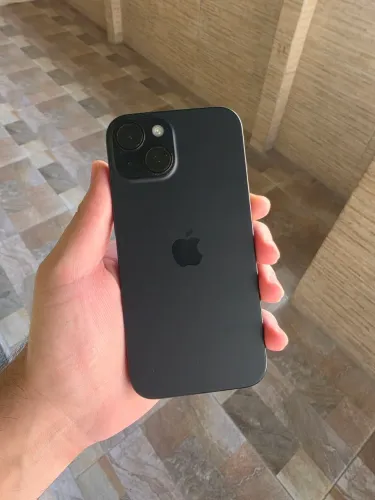 iPhone 15 128GB