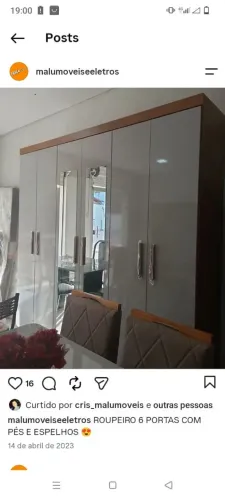 Guarda roupa espaçoso em bom estado.