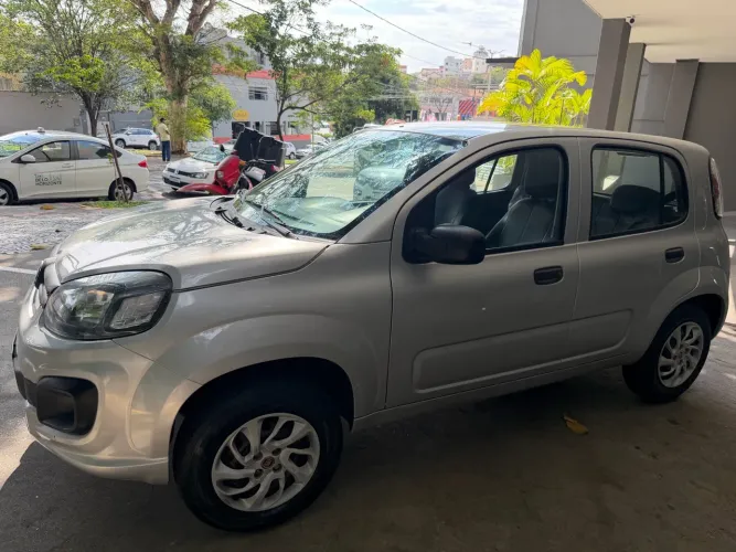 Fiat Uno Attractive 1.0 EVO Fire Flex 8V 5P 2019
