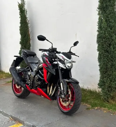 SUZUKI GSX-S750 2022