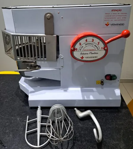 Amassadeira Profissional Venâncio 220v