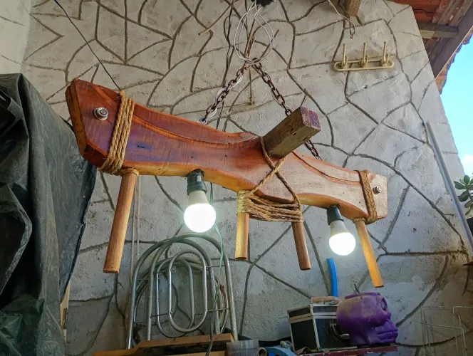 Luminária em garapeira.canga de boi