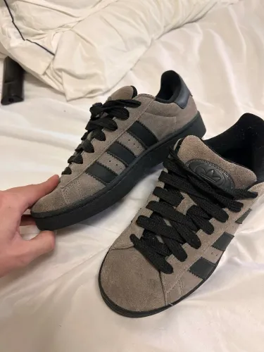 Vendo tênis Adidas 