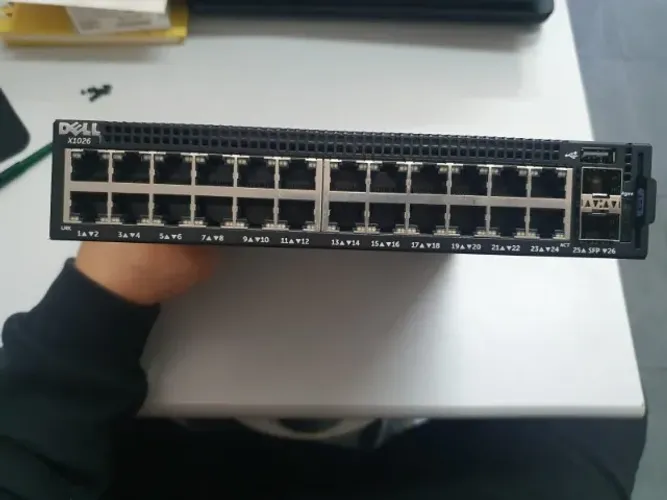 Switch Dell Networking X1026 24 Portas Gigabit + 2 SFP Gerenciável