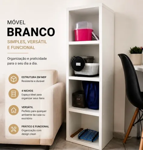 Móvel branco com nichos 