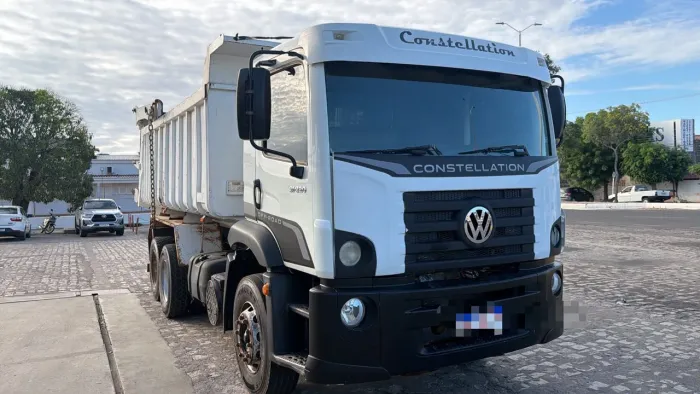 ? VOLKSWAGEN 31-320 (2011) <br><br>TOP<br><br>? Ano: 2011