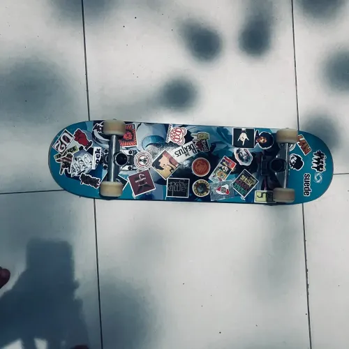Skate semi novo pouco usado